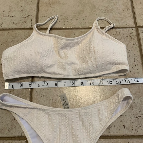 💜 Cream Textured Bikini Swimsuit Set Size L with Pearl Body Chain - Picture 2 of 10